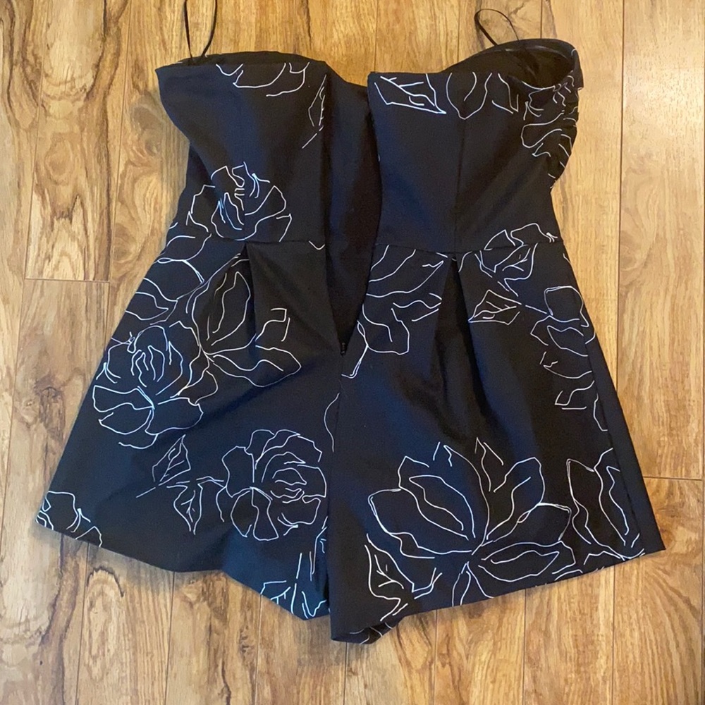 TALULAH Romper - size Xl (fits smaller)